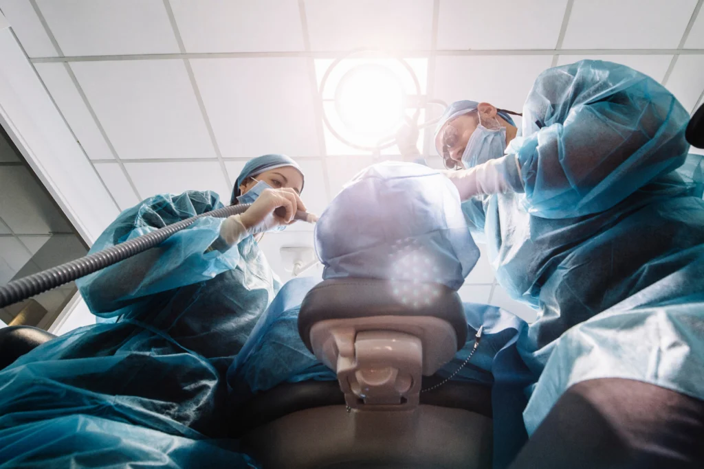 intervention dentaire implants Nos conseils Dentistes et ophtalmologue à Saint-Ouen-sur-Seine